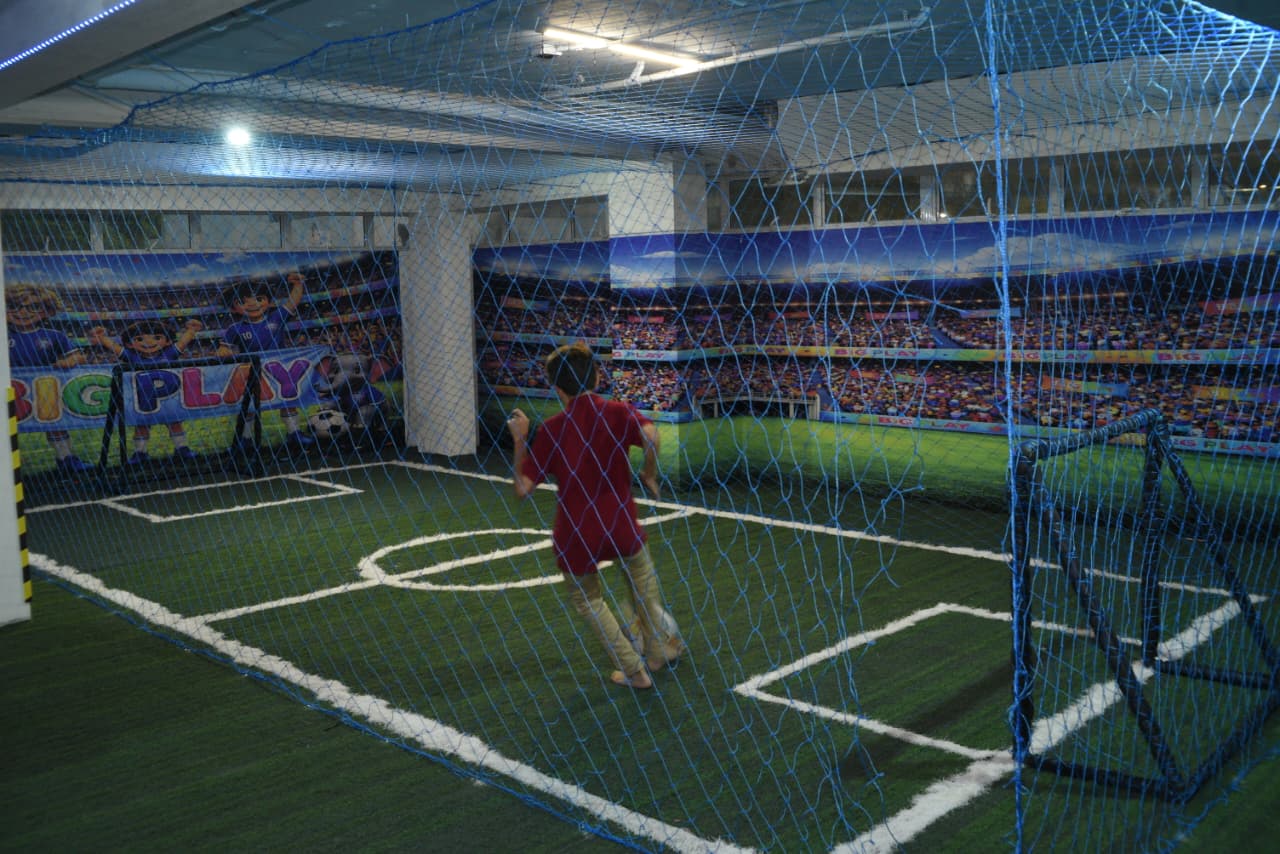 Campo de futebol indoor do Big Play Park