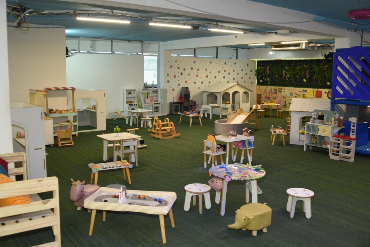 Mini cidade com brinquedos educativos